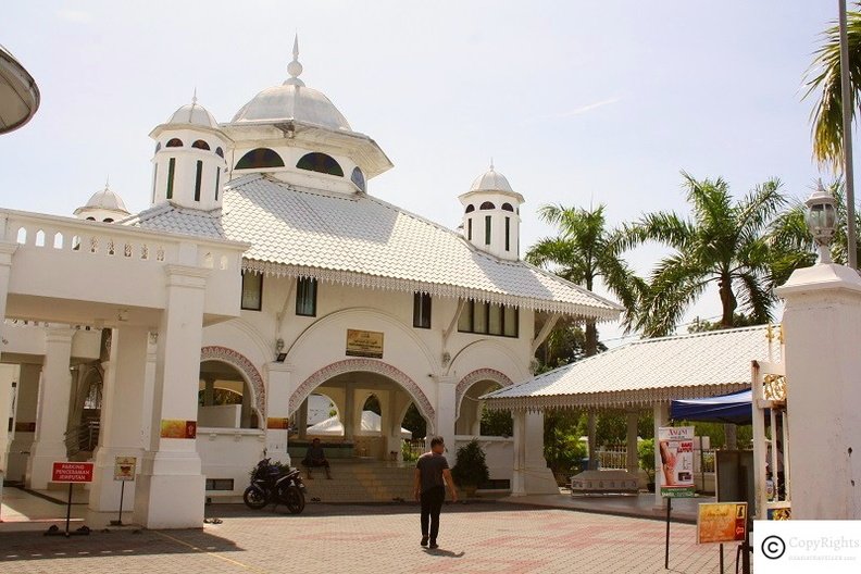 Abideen Mosque Kuala Terengganu is a major landmark in KT