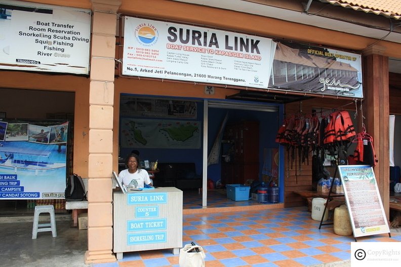 Local Tour organizer can organize boat tour to Kapas Island