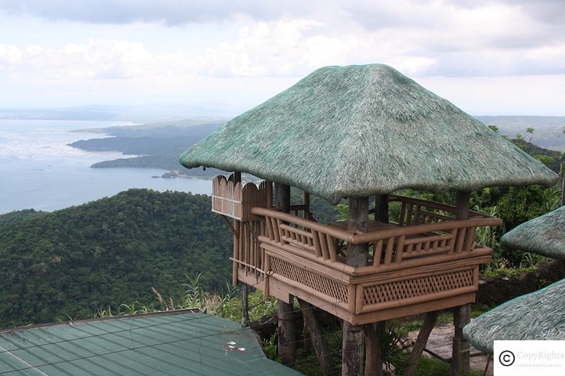 Enjoy a romantic lunch or dinner in a beautiful shack at Leslie's