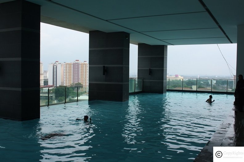 Swimming Pool at Shoreline Residence